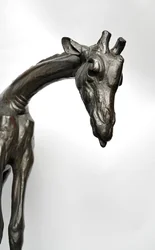 Nagy zsiráf lehajtott fejjel, 1909-10 mintájú, 1913 előtt öntött (bronz) (lásd még: 3084917-43)