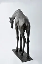 Nagy zsiráf lehajtott fejjel, 1909-10 mintájú, 1913 előtt öntött (bronz) (lásd még: 3084917-43)