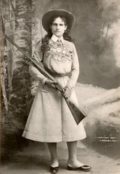 Annie Oakley puskával