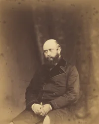 Ő Királyi Fensége, Cambridge hercege, K.G. altábornagy.