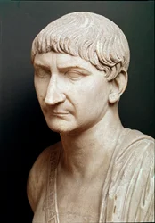 Traianus császár mellszobra, részlet (márványszobor)