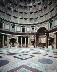 római művészet. Kilátás a Marcus Vipsanius Agrippa idejében épült Pantheon belsejére