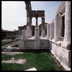 Római művészet: kilátás a fővárosra (capitolium), i.sz. 73, Brescia Olaszország