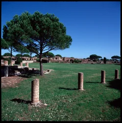 Római művészet: Kilátás a Campo della Magna Mater romjaira, IV