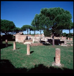 Római művészet: Kilátás a Campo della Magna Mater romjaira, IV