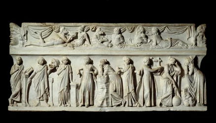 Sarcophagus des Muses: a múzsák, a művészetek és a betűk nászainak ábrázolása. Márvány szobor. Kr.u. 150. Párizs, Louvre Múzeum.