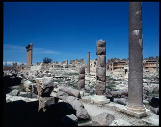 A hat oszlop a Jupiter templomban