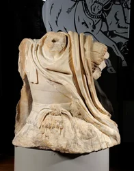 Lucio Licinio Murena torzója, amelyet a Lysippos Dionnak szentelt bronzcsoport lovas Sándor ihletett, i.sz. 67 (márvány)