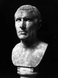 Marcus Claudius Marcellus (i.e. 268-208) mellszobra (márvány)