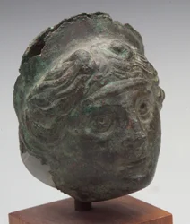 Aphrodité feje, Kr.u. 5. század(?) (repoussé bronz)