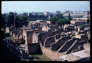 Panorámás kilátás a régészeti lelőhelyre, Kr.e. 5. század – Kr.u. 1. század