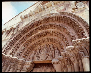 Román művészet: a Szent Domonkos-templom timpanonja (Iglesia de Santo Domingo, a Szent Domonkos-templom timpanonja), 12. század, Soria, Spanyolország