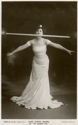 Carrie Moore, ausztrál színésznő, kb. 1900.