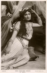 Constance Drever brit színésznő, 1907.