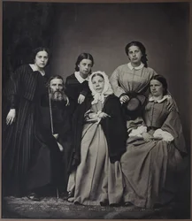 A szerző és lexikográfus, Vladimir Dahl (Dal) (1801-1872) portréja családjával (felesége, Ekaterina Lvovna Sokolova (1819-1872) és lányai), Anonymous. Albumin Photo