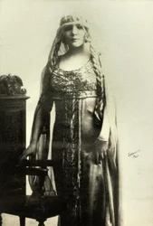 Brohly Suzanne portréja (fénykép)