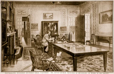 Tizennégyszáz kagylógyár irányítása: Lloyd George úr, hadianyag-miniszter, munka közben, 1914-1919