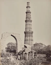 Delhi. A Kootub Minar, avagy torony Ó-Delhi romvárosában