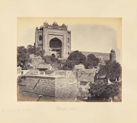 Fatehpur Sikri; a nagy kapu, a faluból nézve