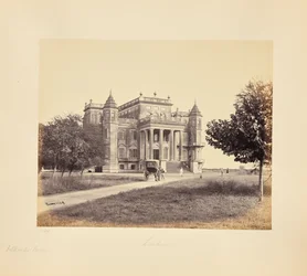 Lucknow; A Dilkusha Palota