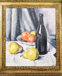 Alma, körte és fekete palack terített asztalon, 1928 körül