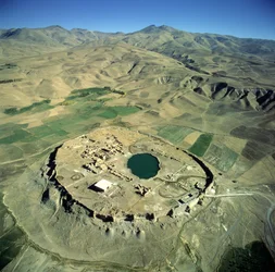 Takht-e Solalman vagy Salamon trónjának légi felvétele (lásd még: 179121)