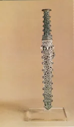 Tőr és hüvely, Hadakozó Államok (ezüstös rézbronz)