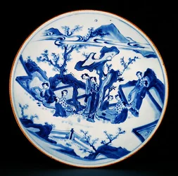 Mázas kékre festett edény hölgyek figuráival, átmeneti időszak, kb. 1640 (porcelán)
