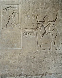 Egyiptomi ókor: dombormű Hormin mészkövében: I. Sethi bátorsága jutalmaként kiosztja a vitézség nyakörveit Horminnak, a király háremének fején. 19. dinasztia (Kr. e. 1295-1186). Párizsi Louvre Múzeum