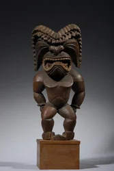 Hawaii figura, kona stílusú, a háború istenét jelképező ku ka ’ili moku, 1780-1820 körül (fa)