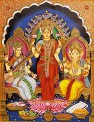 Lord Ganesh Laxmi és Saraswati miniatűr festmény papírra arany dombornyomott India