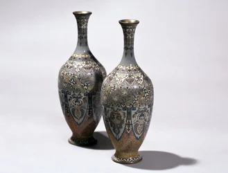 Két cloisonne váza
