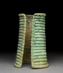 Hosszú bordás karkötő (bronz)