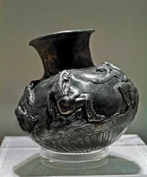 Art Scythe (Scythic Civilization vagy Scythia): ezüst rituális váza a Kr.e. 7-6. századból. Ermitázs Múzeum, Szentpétervár