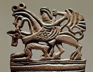 Szkíta művészet (szkíta vagy szkíta civilizáció): Apolló griffen - Kr.e. 4. század - Bronz tankdísz - Ermitázs Múzeum, Szentpétervár
