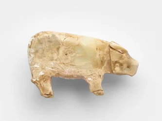 Medál vízibivaly formájában, Kr.e. 1100-1000 körül