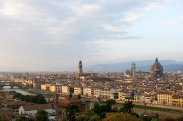 Olaszország, Toszkána, Firenze, magaslati kilátás a városra Piazzele Michelangelo., 2022 (fénykép)