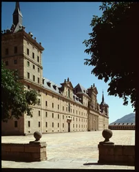 Kilátás a Royal Seat főhomlokzatára