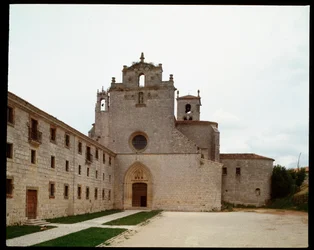 Kilátás a San Pedro de Cardena kolostorra, ahol El Cid és Dona Jimena maradványai hevertek