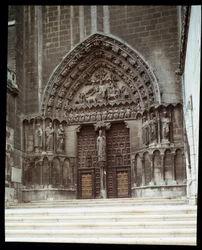 Kilátás a burgosi katedrális Santa Maria (Santa Maria) szentségi portáljára (Sarmental)