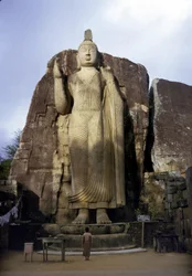 Avukana nagy Buddhája. Sri Lanka. 5. század.