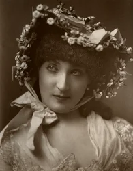Miss Mulholland, színésznő, 1884