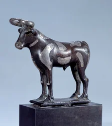 Mezopotámia művészete: Pie Taurus. Ezüsttel kirakott bronzszobor, Kr.e. 2500 körüli Sumerienne Epoque Paris, Musee Du Louvre