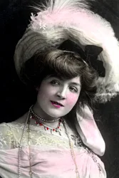 Cora Brown-Potter 1857-1936, amerikai színésznő, a XX. század elején.