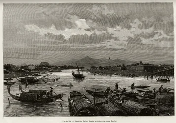 Kilátás Hue-ra (Vietnam), a Song Huong folyón történő navigáció leírásával és a Thien Mu pagodával, a falak mögött. Taylor metszete Dr. Charles Edouard Hocquard (1853-1911) „Trente mois au Tonkin” című történetének illusztrálására, 1885-ben,