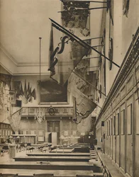 Ahol a nyugdíjasok dicsőségesen rongyos színek alatt vacsoráznak, 1935.