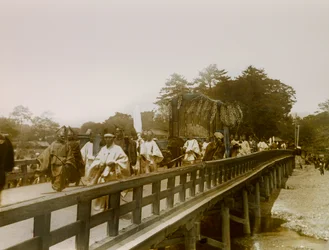 Felvonulás az Aoi Matsuri fesztiválon Kiotóban, 1900 körül - 1915 (fénykép)