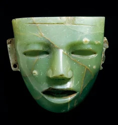 Jádemaszk. Teotihuacán művészet Mexikóból, körülbelül 250-600. Gemmafaragás Inv. Gem 1921, 824. sz. Museo degli Argenti, Palazzo Pitti, Firenze