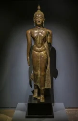 Buddha sétál. Thaiföld. Szuhothai thai művészet, 15-16. század