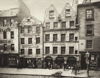 Régi épületek a High Streeten, 17-27. sz. (#16)